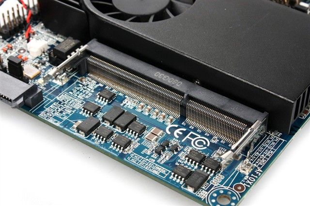 致铭ITX-AF2S1A主板图赏 ITX迷你板型下的实用布局